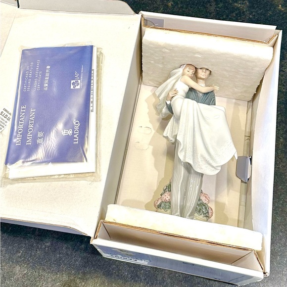 *NIB* LLADRO Over the Threshold Figurine in Original Box NEW/EXCELLENT CONDITION - Picture 3 of 8